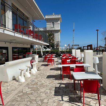 Hotel Alcazar Ρίμινι Εξωτερικό φωτογραφία