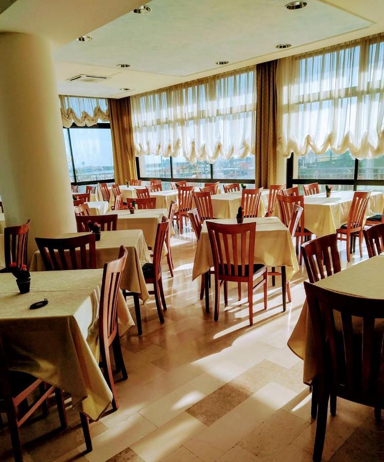 Hotel Alcazar Ρίμινι Εξωτερικό φωτογραφία