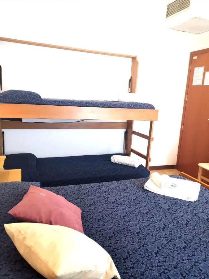 Hotel Alcazar Ρίμινι Εξωτερικό φωτογραφία