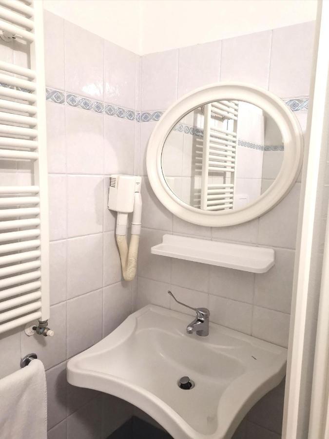 Hotel Alcazar Ρίμινι Εξωτερικό φωτογραφία