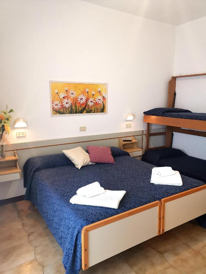 Hotel Alcazar Ρίμινι Εξωτερικό φωτογραφία
