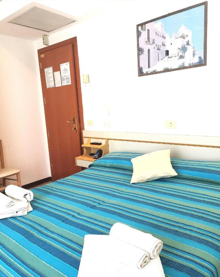 Hotel Alcazar Ρίμινι Εξωτερικό φωτογραφία