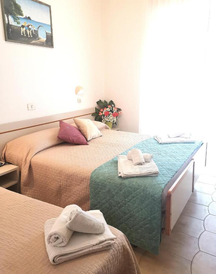 Hotel Alcazar Ρίμινι Εξωτερικό φωτογραφία