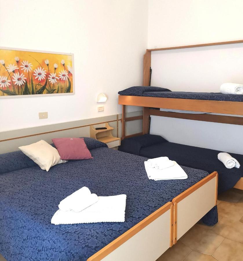 Hotel Alcazar Ρίμινι Εξωτερικό φωτογραφία