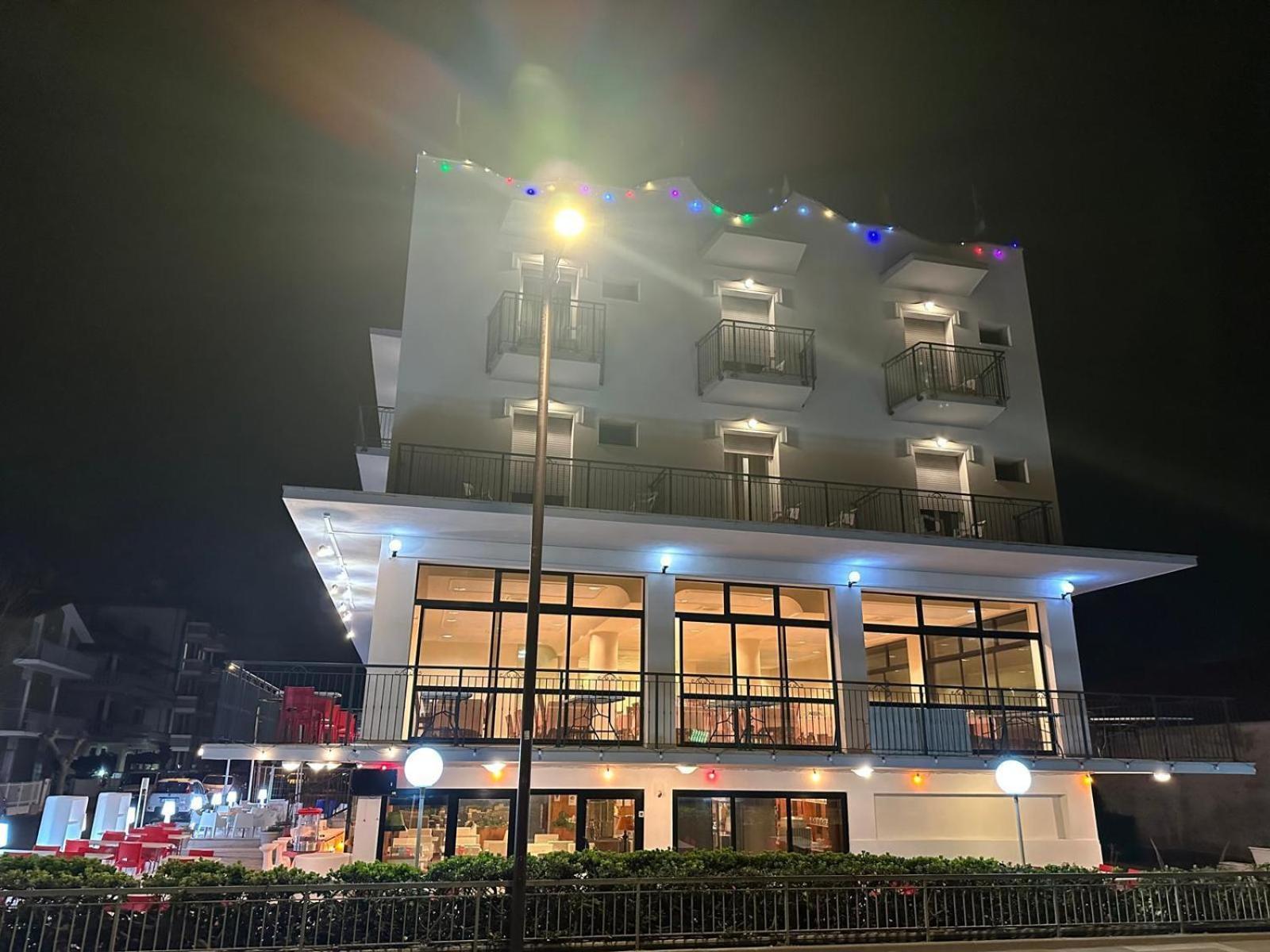 Hotel Alcazar Ρίμινι Εξωτερικό φωτογραφία