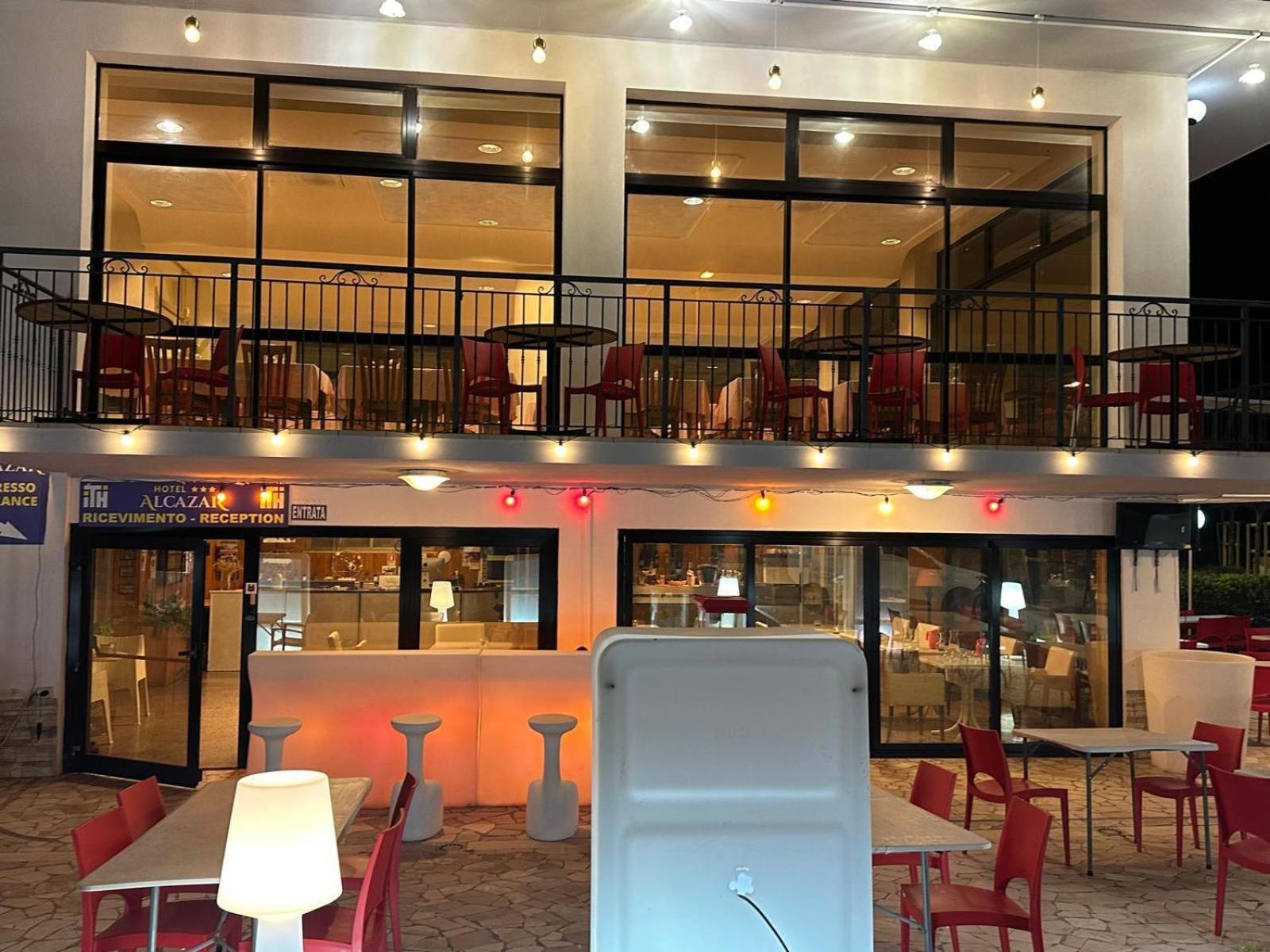 Hotel Alcazar Ρίμινι Εξωτερικό φωτογραφία